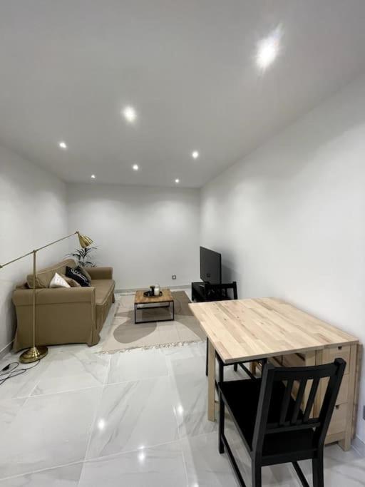 Appartement Cosy Et Moderne Proche De Disneyland Bussy-Saint-Georges Luaran gambar