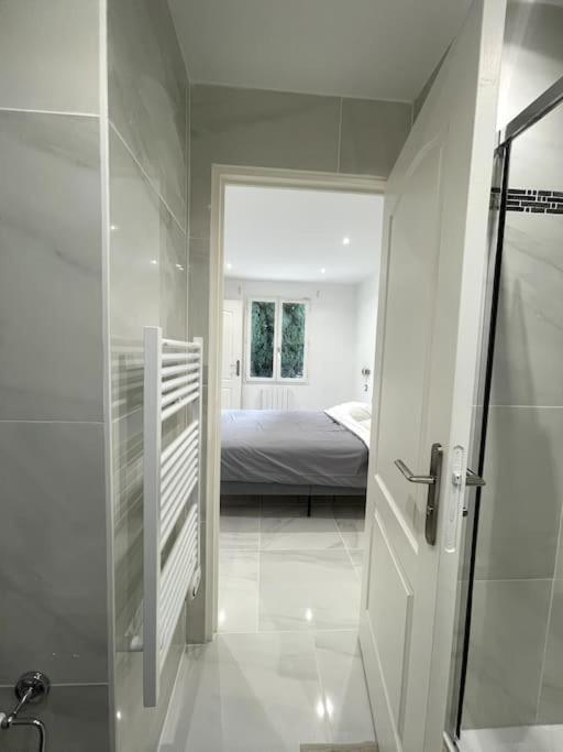 Appartement Cosy Et Moderne Proche De Disneyland Bussy-Saint-Georges Luaran gambar