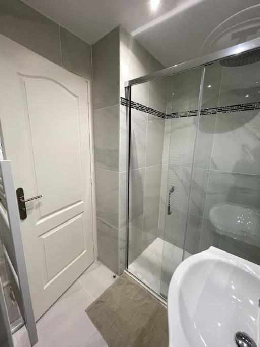 Appartement Cosy Et Moderne Proche De Disneyland Bussy-Saint-Georges Luaran gambar