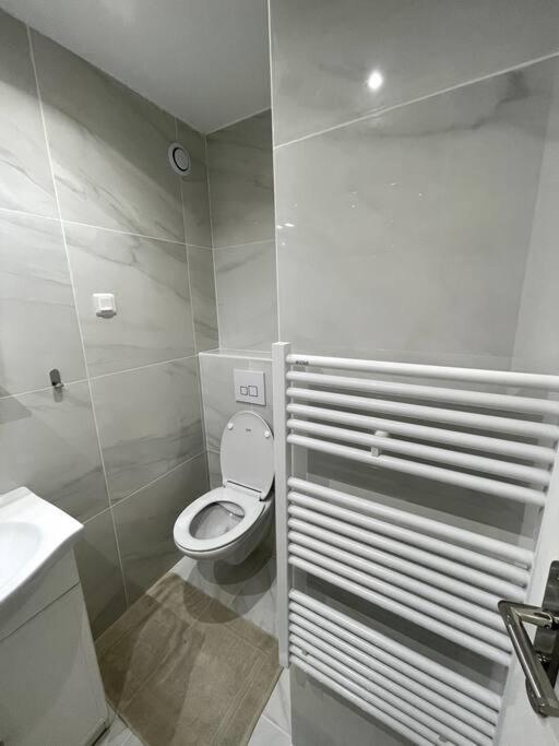 Appartement Cosy Et Moderne Proche De Disneyland Bussy-Saint-Georges Bilik gambar
